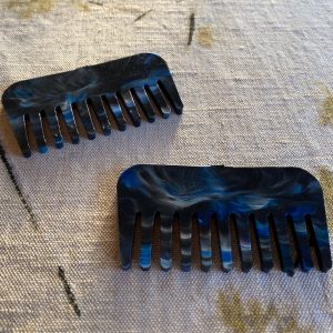 Hair combs from recycled plastic